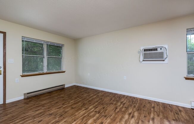 1 bed, 1 bath, 650 sqft, $795, Unit 12