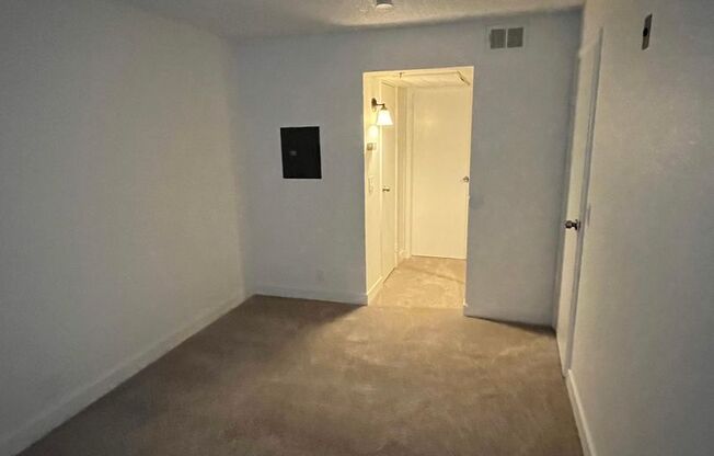 1 bed, 1 bath, $1,100, Unit # 309