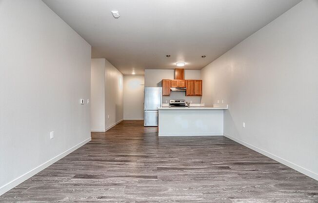 2 beds, 1 bath, 1,013 sqft, $1,715, Unit 406