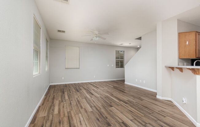 3 beds, 2.5 baths, $1,900, Unit UNIT 152