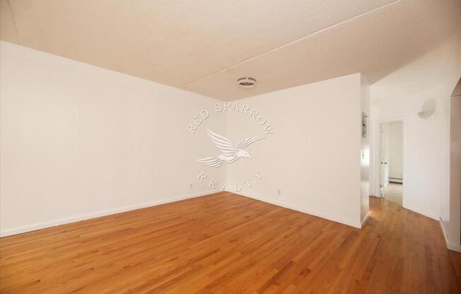 2 beds, 1 bath, $3,000, Unit 3