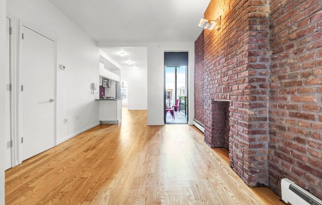Modern 1-Bedroom with Home Office and Private Terrace DW/WD
