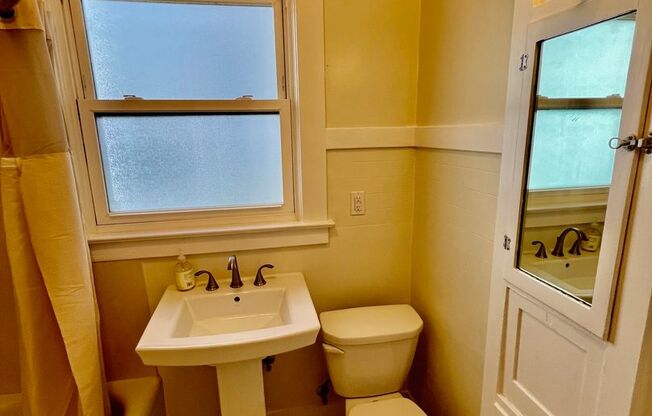 Studio, 1 bath, $2,400, Unit 6