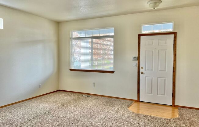 Excellent Location in Fishers Landing near all the goodies