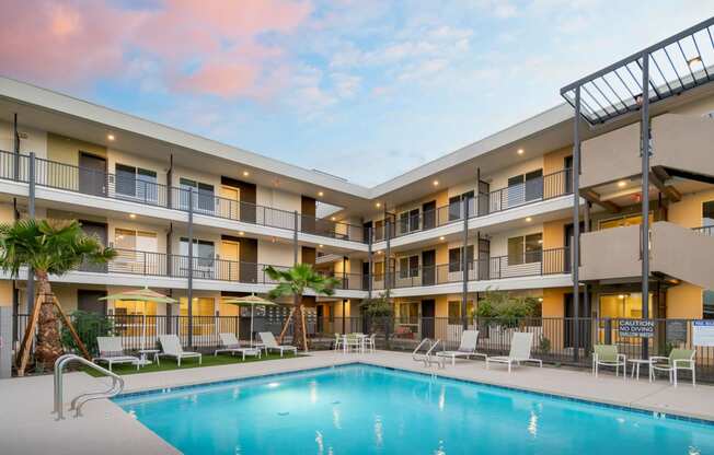 Pool at Streamliner 16th Apartments in Phoenix