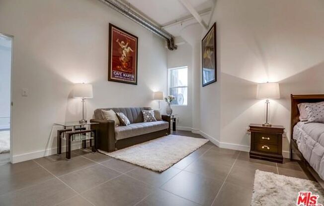 2 beds, 1 bath, 1,100 sqft, $3,100, Unit 306