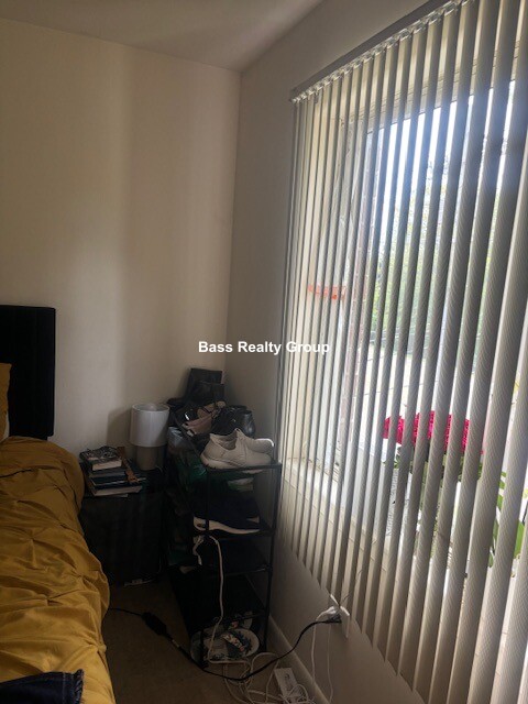 5337 RIV RD