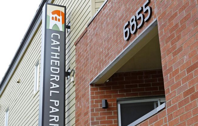 1 bed, 1 bath, 466 sqft, $1,350, Unit 1-114