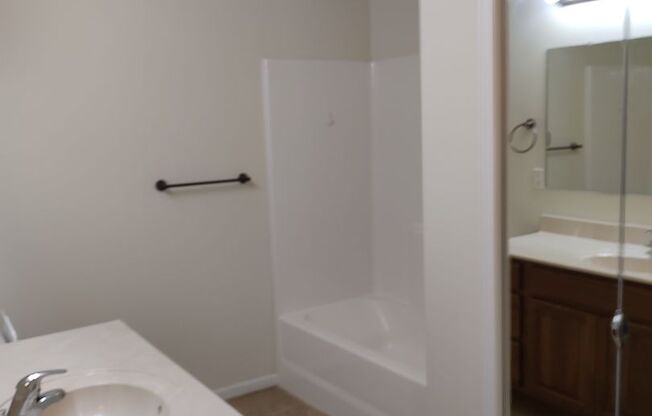 2 beds, 1 bath, $1,130