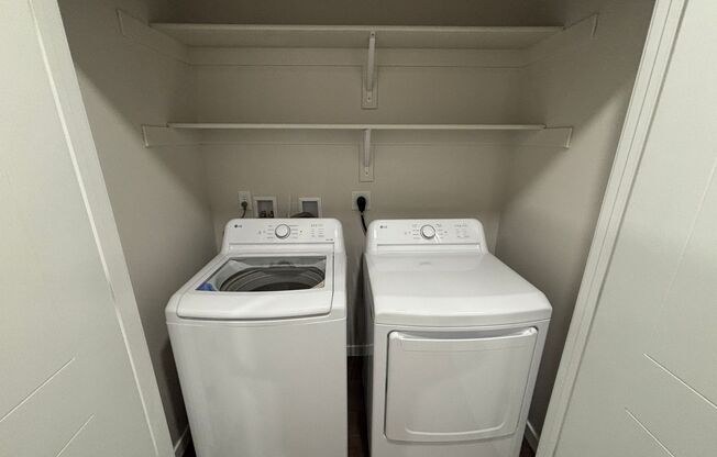 2 beds, 2 baths, 957 sqft, $1,895, Unit 526 - B1182 Corner Unit