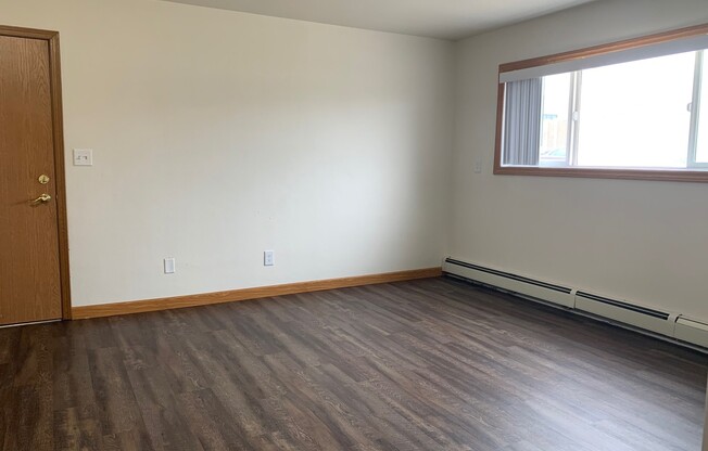 1 bed, 1 bath, $775, Unit 10