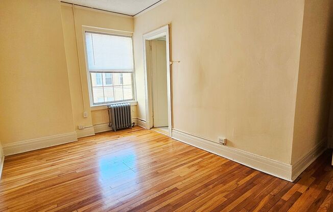 2 beds, 1 bath, 1,050 sqft, $1,850, Unit 806