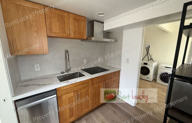 Super-Cute & Remodeled 1-Bedroom MIL Apartment in Great Kirkland Neighborhood FOR RENT!!