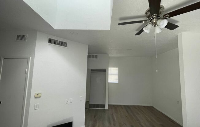 Studio, 1 bath, 432 sqft, $895, Unit 19