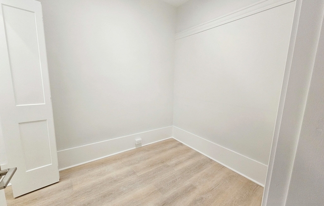 2 beds, 1 bath, $4,200, Unit 2