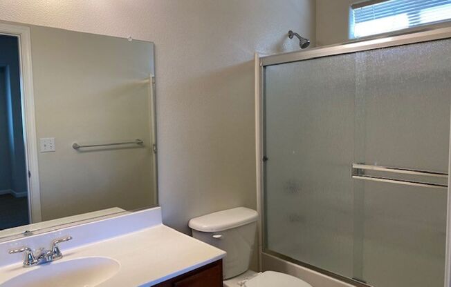 3 beds, 2.5 baths, $2,300