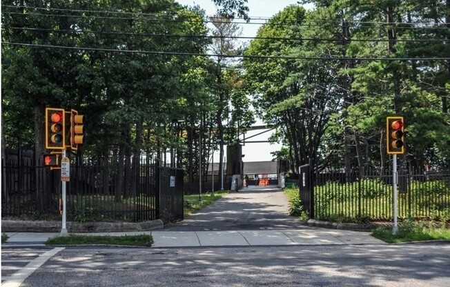 128 INDEPENDENCE AVE