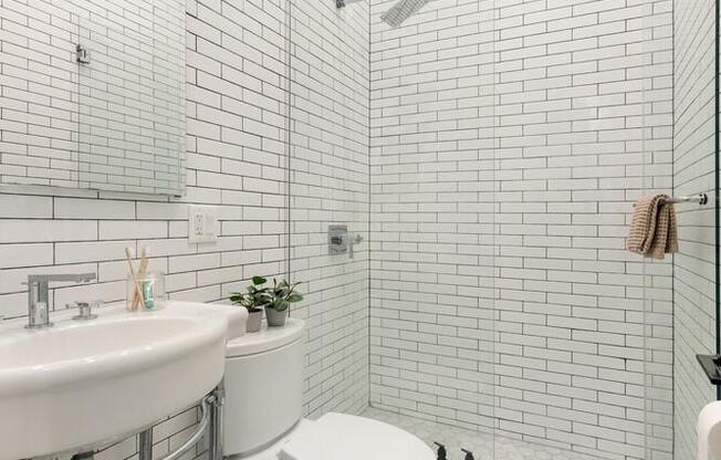 3 beds, 2 baths, 1,800 sqft, $5,999, Unit 1