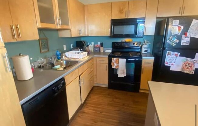 4 beds, 2 baths, $2,145, Unit 511