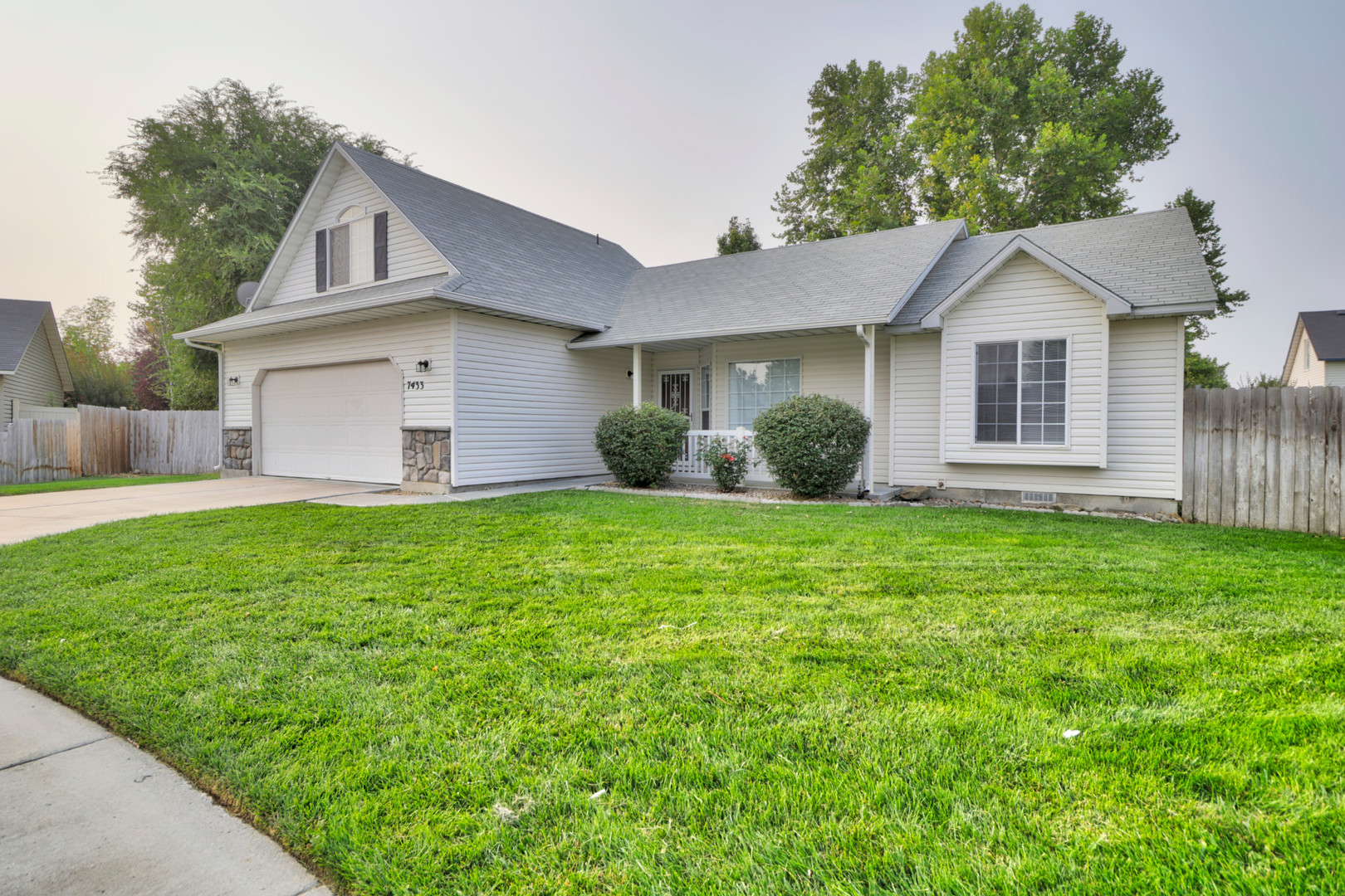 Adorable functional floor plan - off of Cherry Ln in Nampa