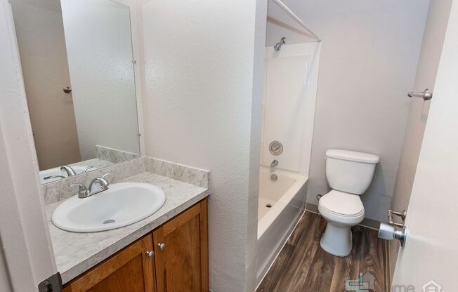 2 beds, 1 bath, 900 sqft, $1,375, Unit Unit 23