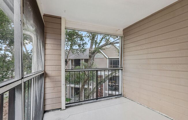 2 beds, 2 baths, 966 sqft, $1,499, Unit 07-303