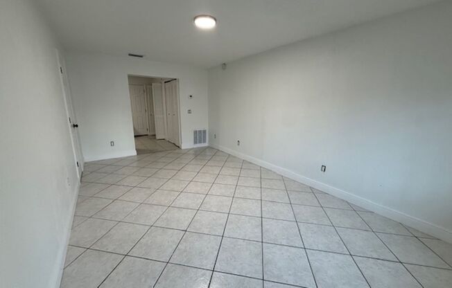 2/1.5 Winter Springs Townhome with screened patio