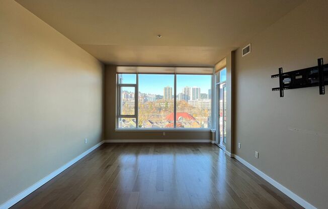 1 bed, 1 bath, $1,995, Unit #907