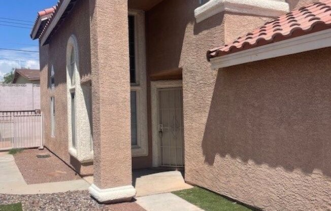 1329 Nye St ! 4 Bed / 2 1/2 Bath !