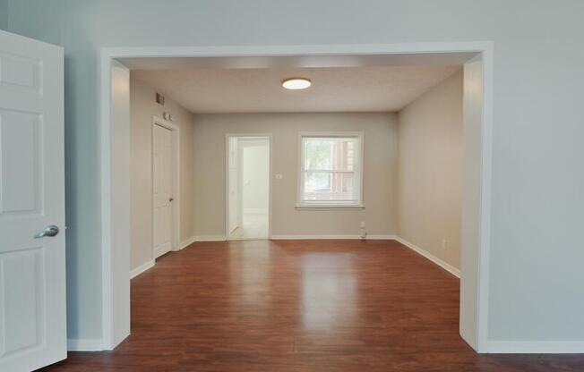 1141 S 30 AVE