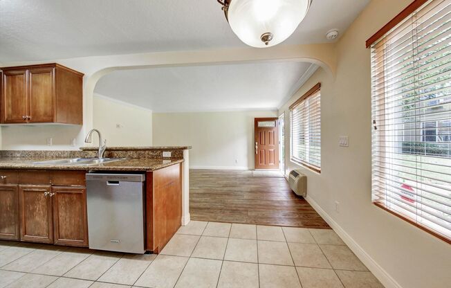 2 beds, 1 bath, $2,095, Unit # 47
