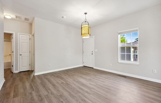 Close to downtown 3 bed/2 bath with fantastic kitchen and front porch!