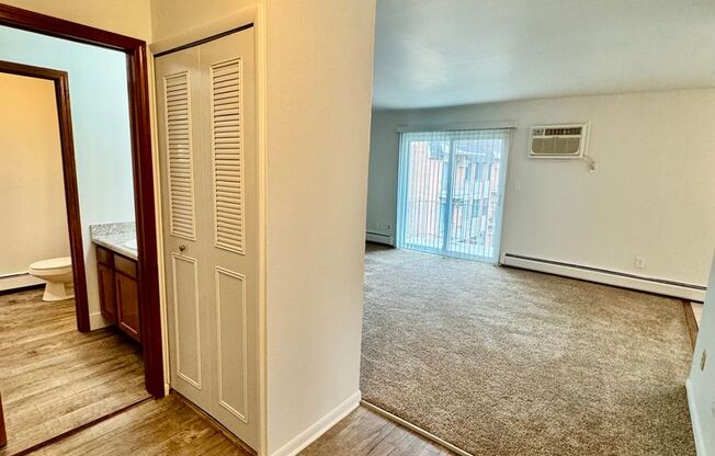 2 beds, 1 bath, 900 sqft, $1,295, Unit 4