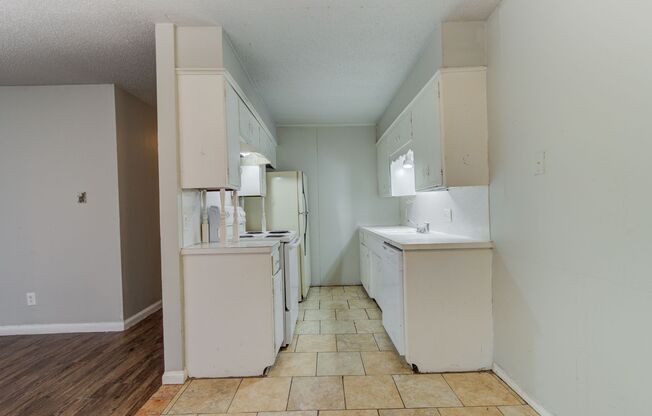 2 beds, 1 bath, 825 sqft, $775, Unit 1501 Apartment 30