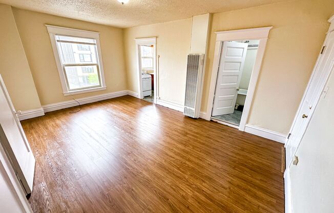 Studio, 1 bath, 280 sqft, $1,350, Unit 306