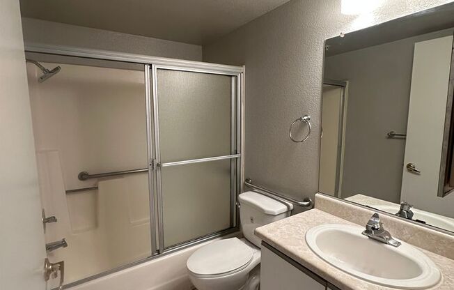 2 beds, 2 baths, 800 sqft, $2,145, Unit 222