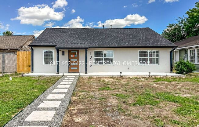 1219 Des Jardines St