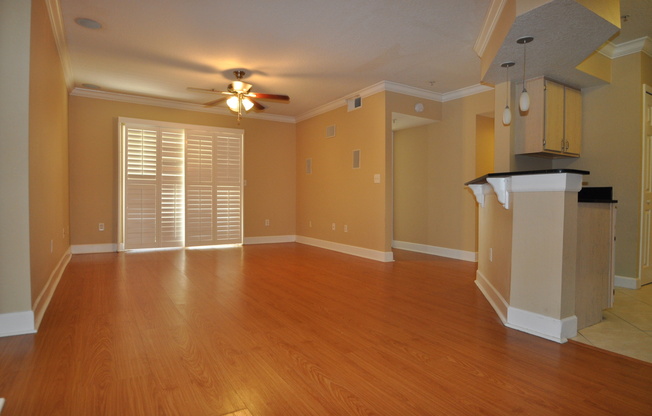 Near UCF! The Crest @ Waterford Lakes! AVAILABLE APRIL 16th!
