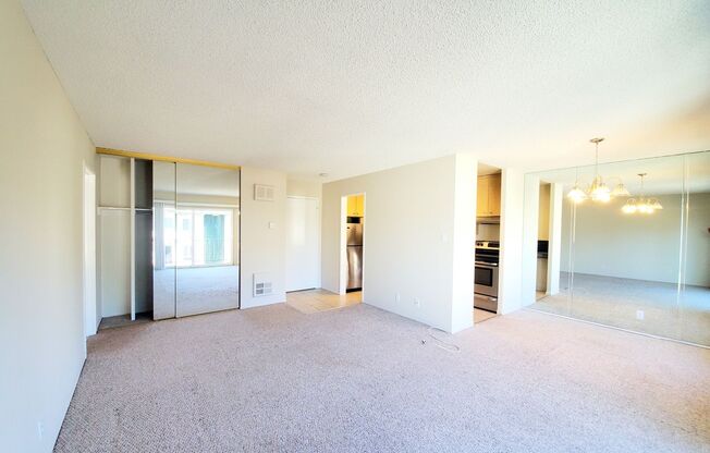 Top floor Woodlake unit with lake view