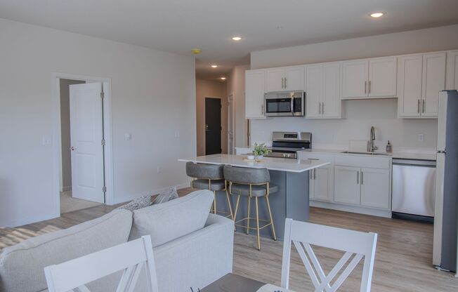 1 bed, 1 bath, 713 sqft, $1,400, Unit 226