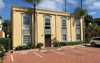 1121-1129 Torrey Pines RD