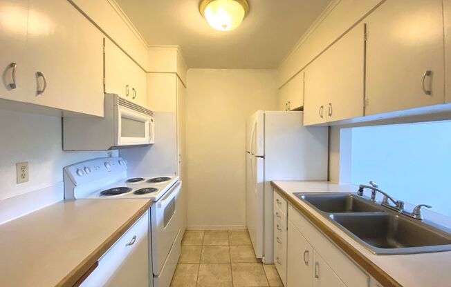 1 bed, 1 bath, 600 sqft, $999, Unit 19