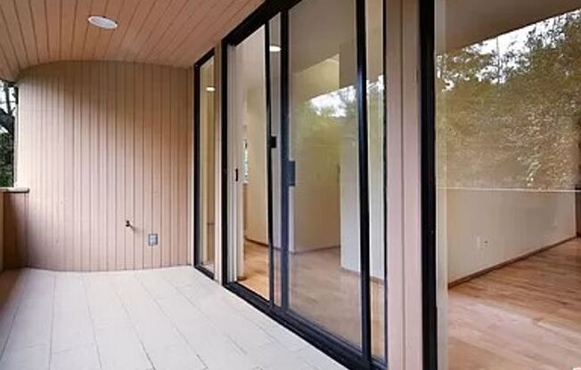 Contemporary Treehouse in Beverly Hills