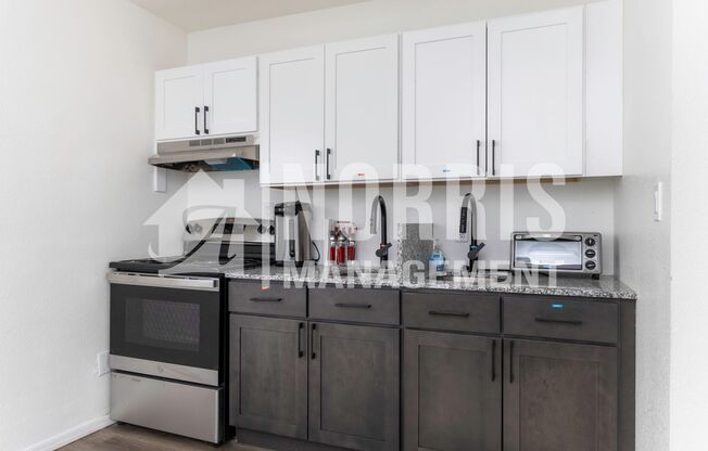 1 bed, 1 bath, 400 sqft, $900, Unit #1 (328)