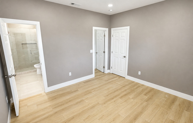 High-End 3BD/2BA | Waterfall Stone Island | Walk-In Closets | Designer Upgrades