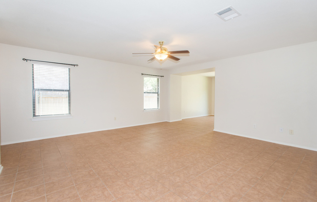 Close to Community Amenities!  Well maintained, one story home.