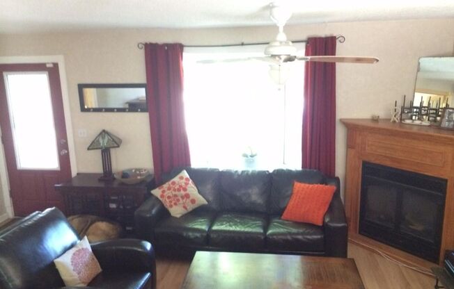 3 beds, 2 baths, $3,000