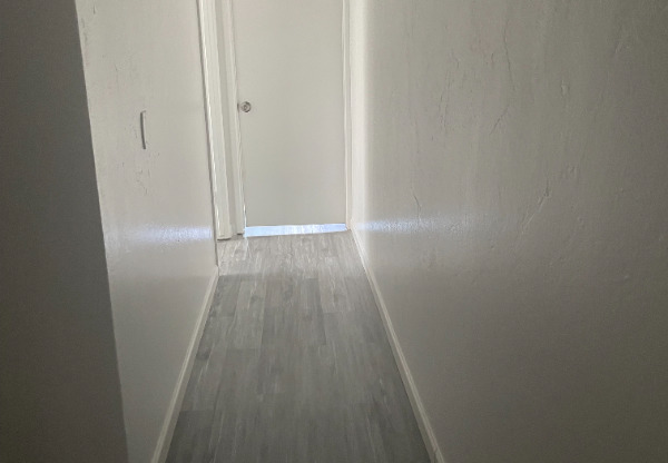 220 W 9 ST
