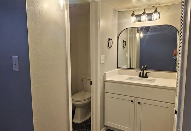 2 beds, 2 baths, 925 sqft, $1,300, Unit 119