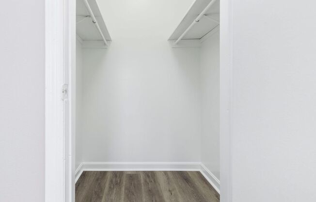 2 beds, 2 baths, $895, Unit 305